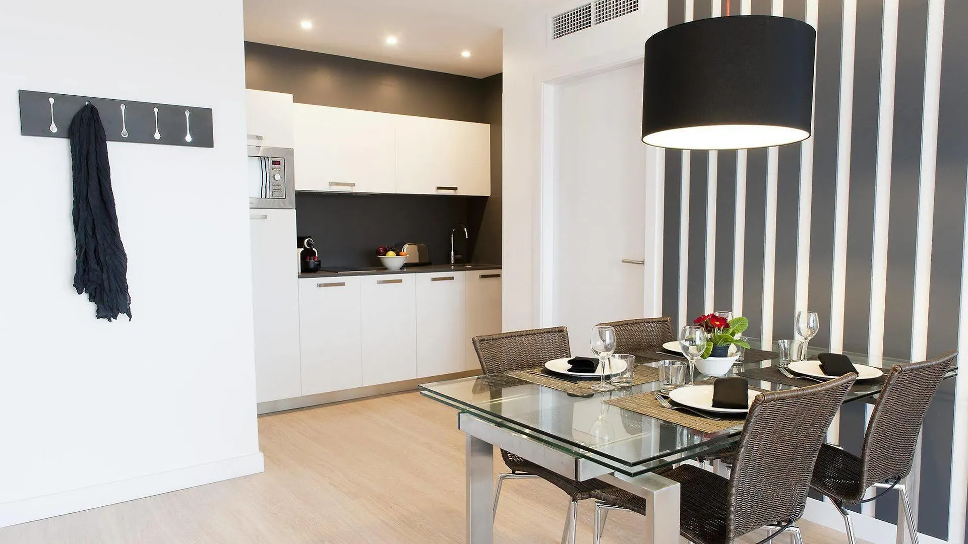 Mh Apartments Barcelona 0*,