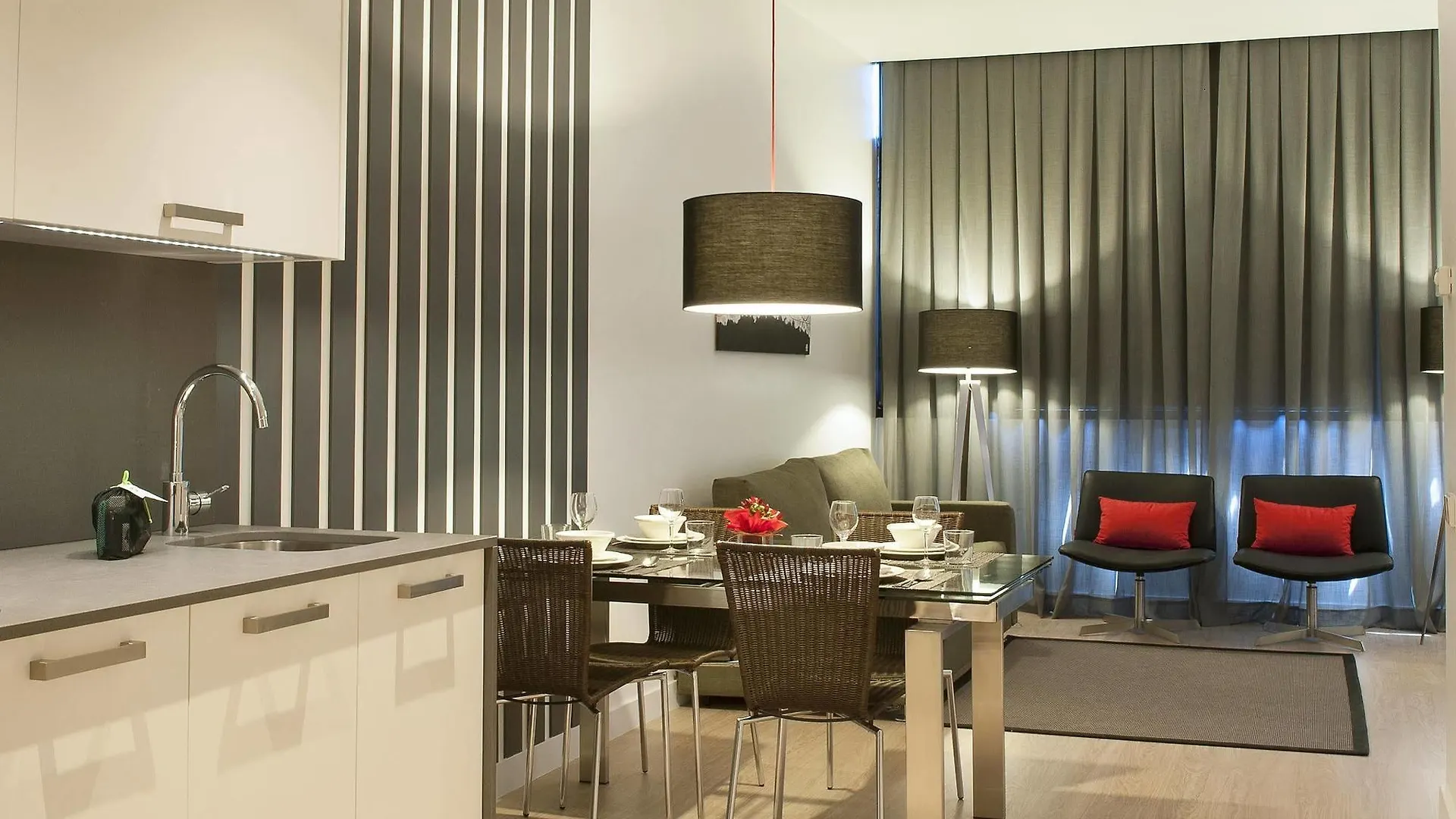 Mh Apartments Barcelona